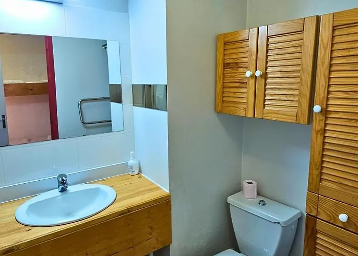 Les Neves By Alpstays Apartment *